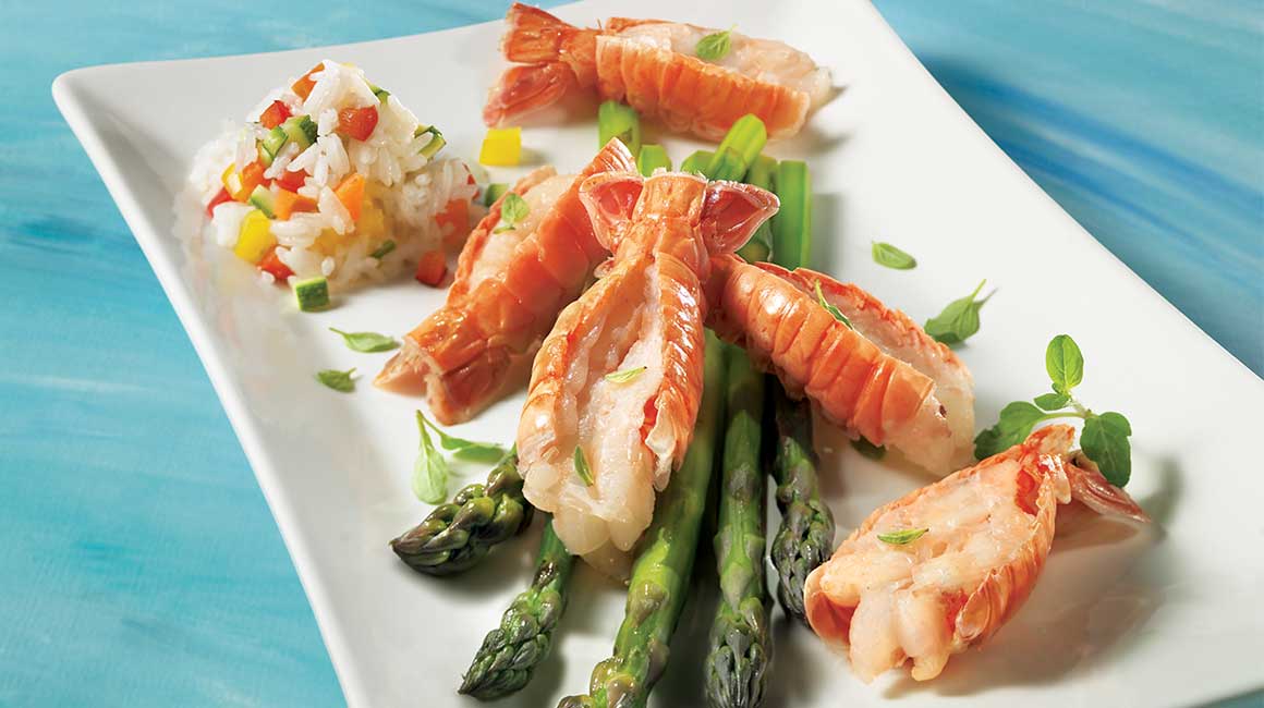 Langoustines  sur nid d’asperges