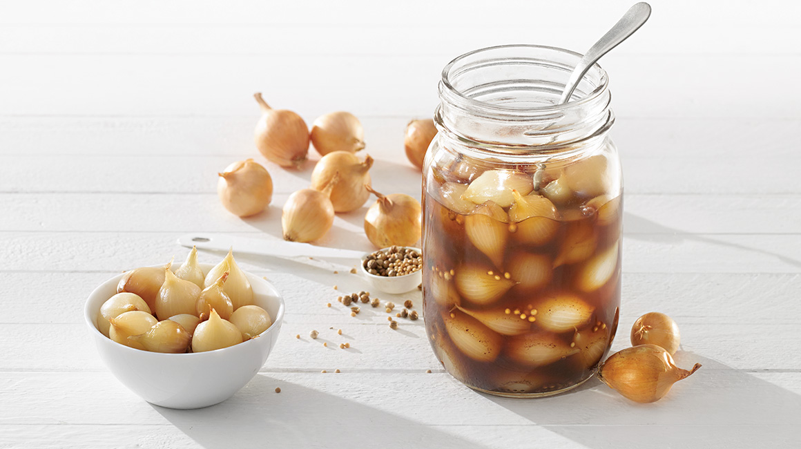 Oignons perlés marinés en conserve