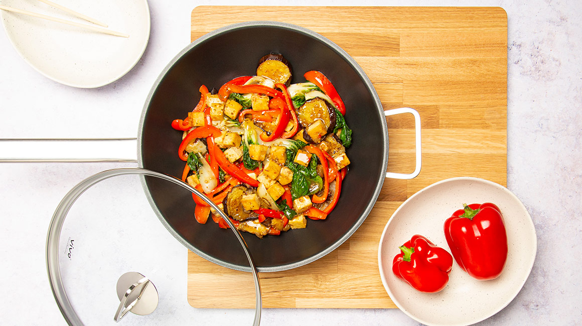 Spicy tofu Thai stir-fry