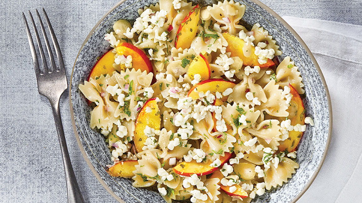 Salade au chèvre et à la nectarine