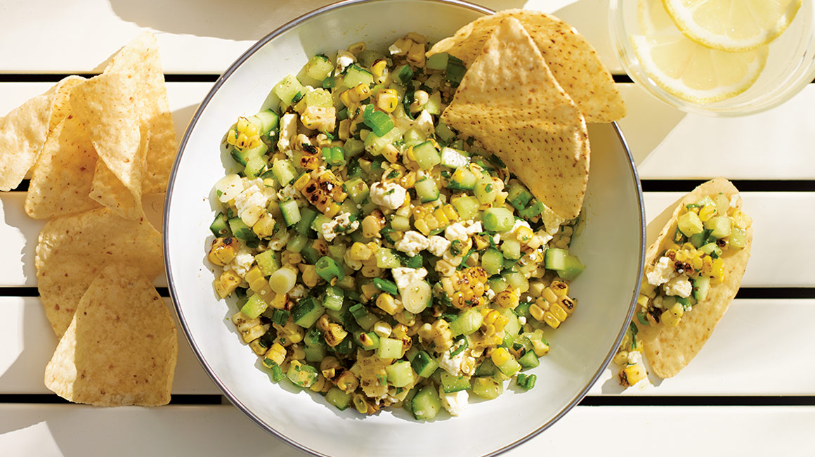 Salsa de maïs, de concombre, de féta et de pesto de Trois fois par jour